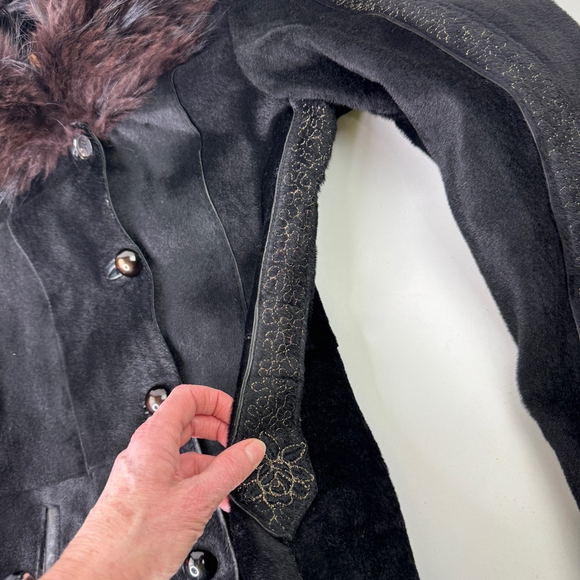 Stella Rossa Gorgeous Italian Lamb Shearling with Gold Embroidery - Picture 7 of 16